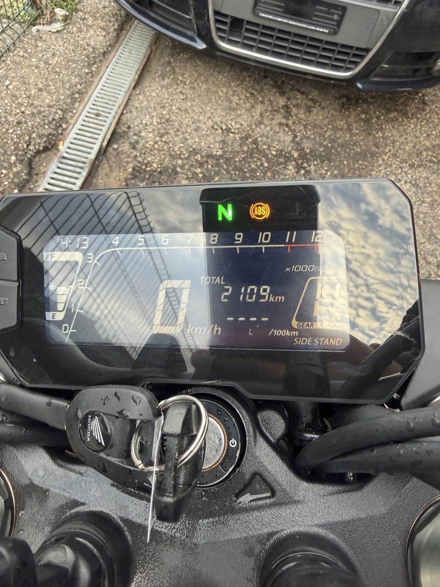 Honda Strada: Honda CB125R 2022 2100km – Usato da Etoy venduto da Sdx1312 1