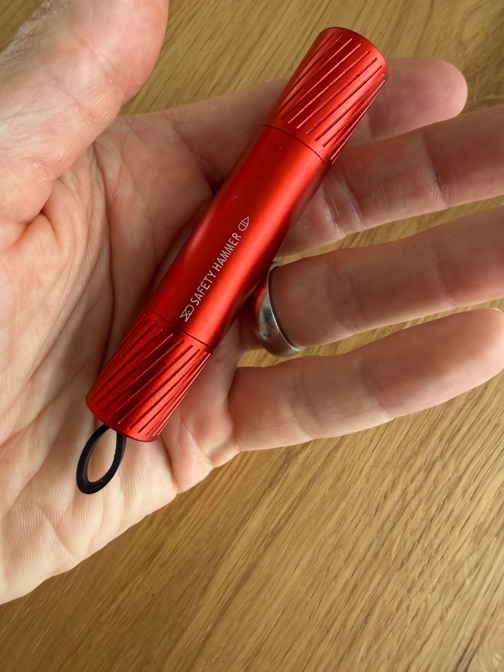 Tutti gli attrezzi: Neuer roter Auto Notfall Hammer Scheibenzertrümmerer! – Usato da Belp venduto da Elitprix 1