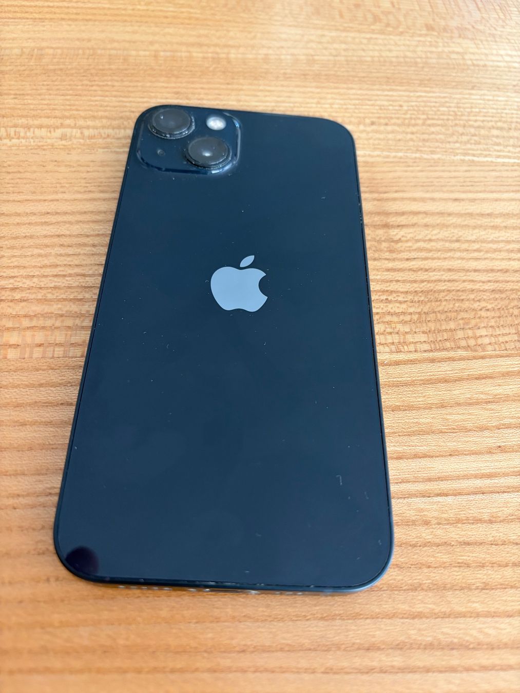 Apple Telefoni cellulari / Smartphones: Iphone 13 128 GB Akku 86% schwarz – Usato da Adliswil venduto da Pulauubin1 1