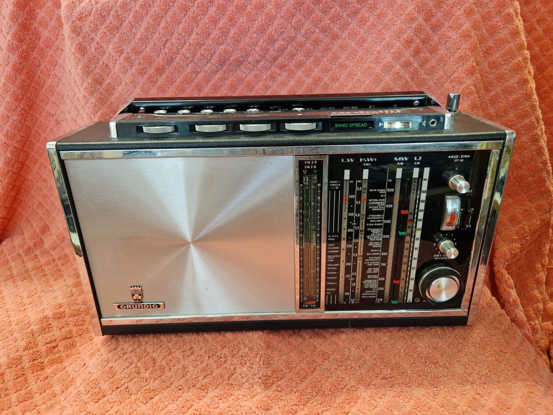Grundig Radio: Weltempfänger Grundig Sattelit 6001 – Usato da Wädenswil venduto da tome70