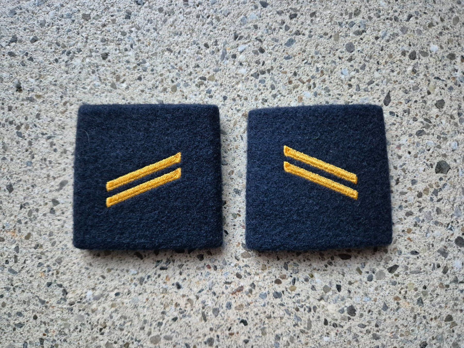 Schweizer Armee Placchette & Badge:  Gradabzeichen Patten Set Gefreiter Luftwaffe – Nuovo (secondo la descrizione) da Riedholz venduto da fr_sIruP