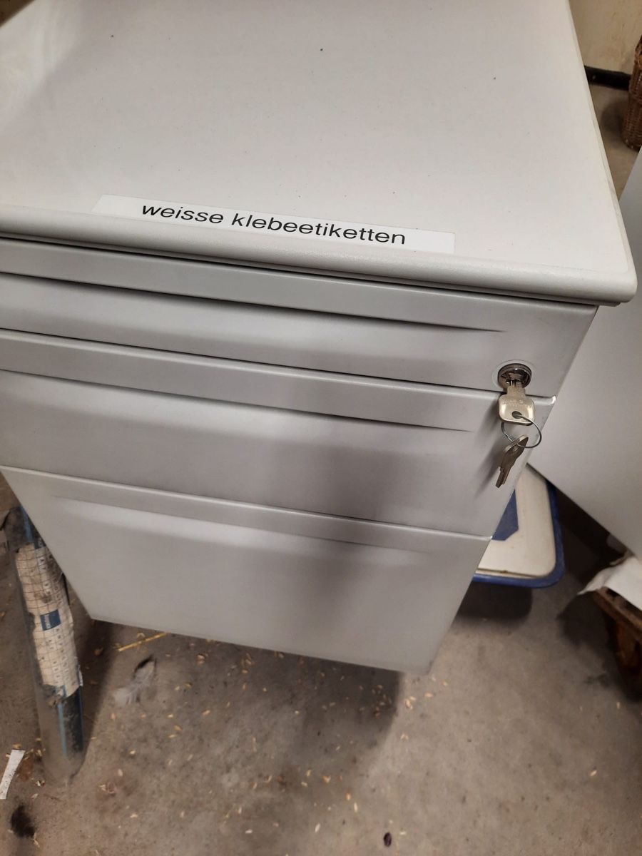 Cassettiere: Rollcontainer Bueromoebel  – Usato da Leuzigen venduto da Kenu3W 2