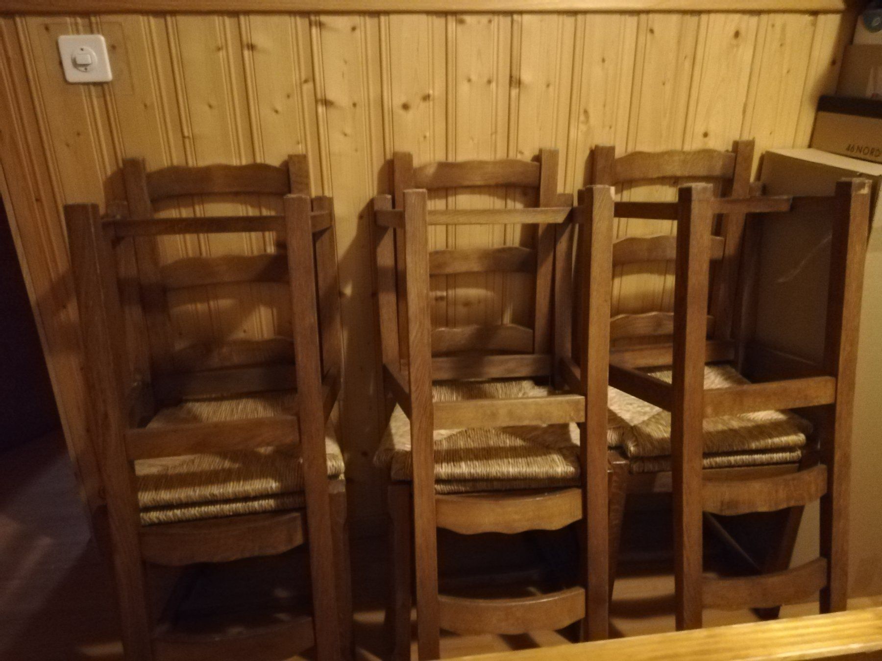 Chaises: 8 chaises – D'occasion à La Sagne VD par bri_d6b5