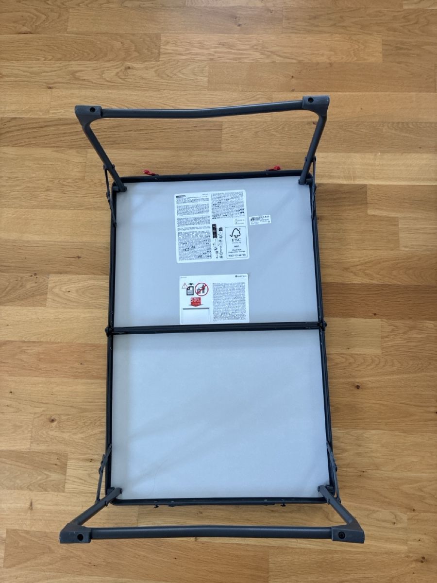 Tables: Quechua folding table grey map – D'occasion à St. Gallen par Sirii9000 1