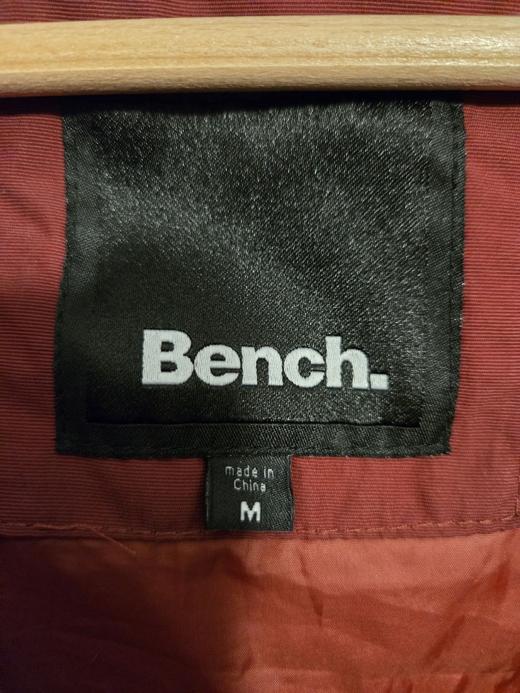 Bench Gilet & Giacche: Gilet Bench. taille M – Usato da La Chaux-de-Fonds venduto da tuoro25 1