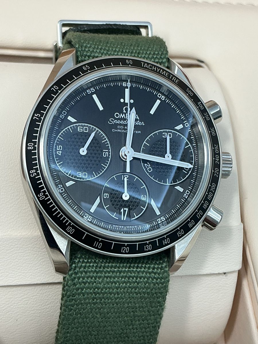 Omega Orologi: Omega Speedmaster Racing 2025 Fullset – Nuovo (secondo la descrizione) da Zürich venduto da watchdealer-24 1