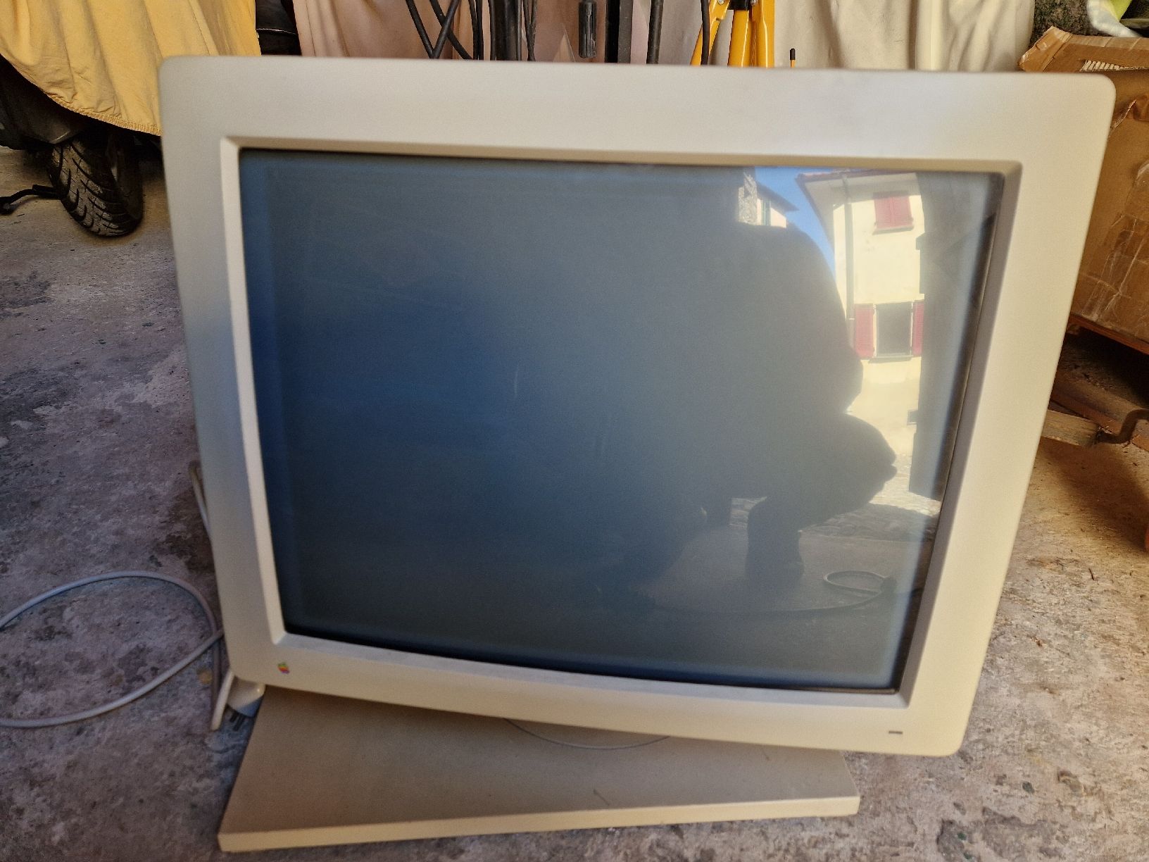 Apple PCs: Macintosh Apple monitor PC – Defekt aus Breno von BorioliD