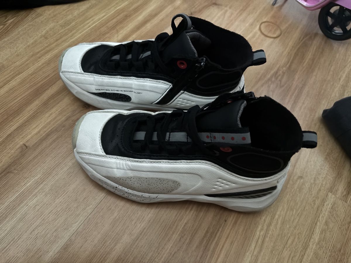 Scarpe per ragazzi: Kinderschuhe – Usato da volketswil venduto da Sisi521