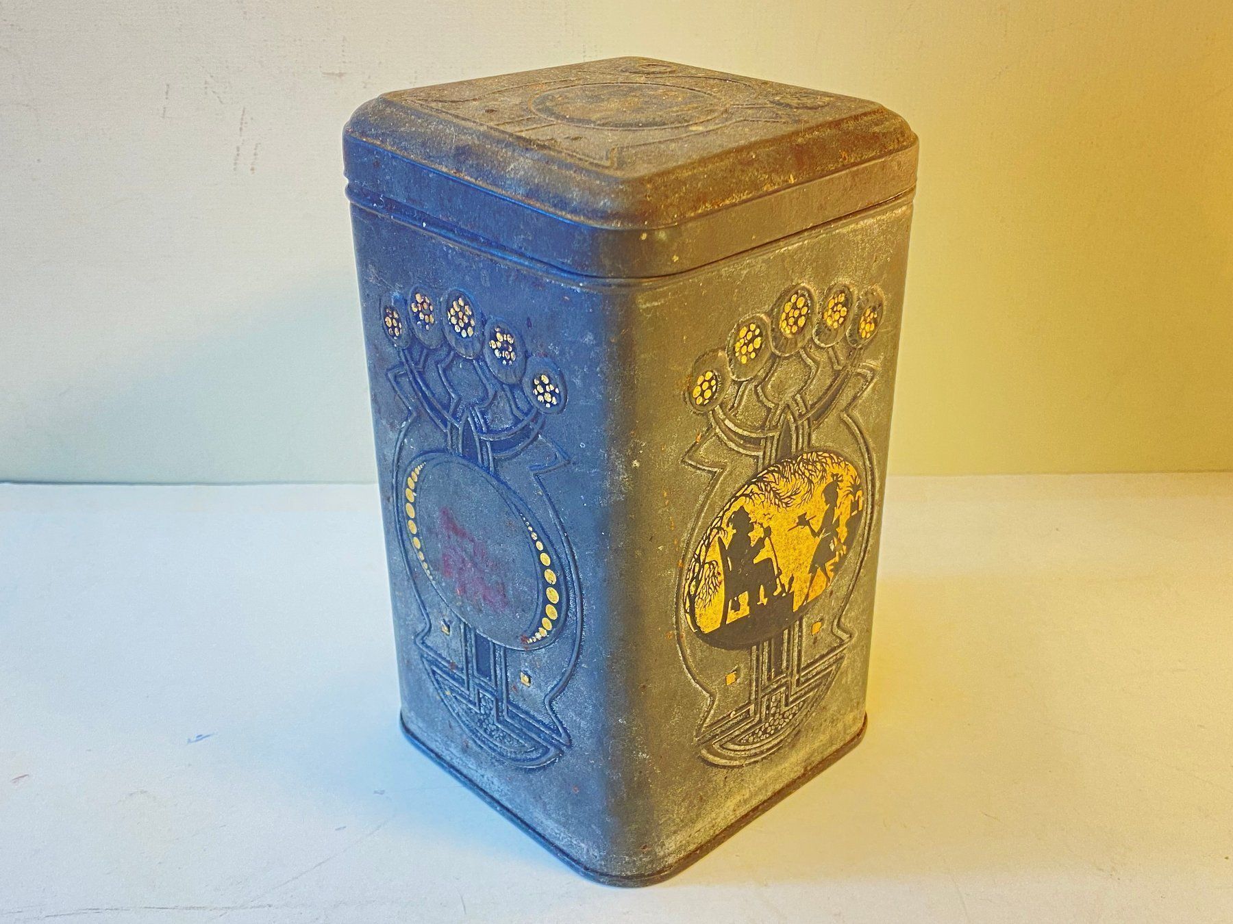Barattoli: Antike Seltene Blechdose – Usato da Schaffhausen venduto da vintageville 1