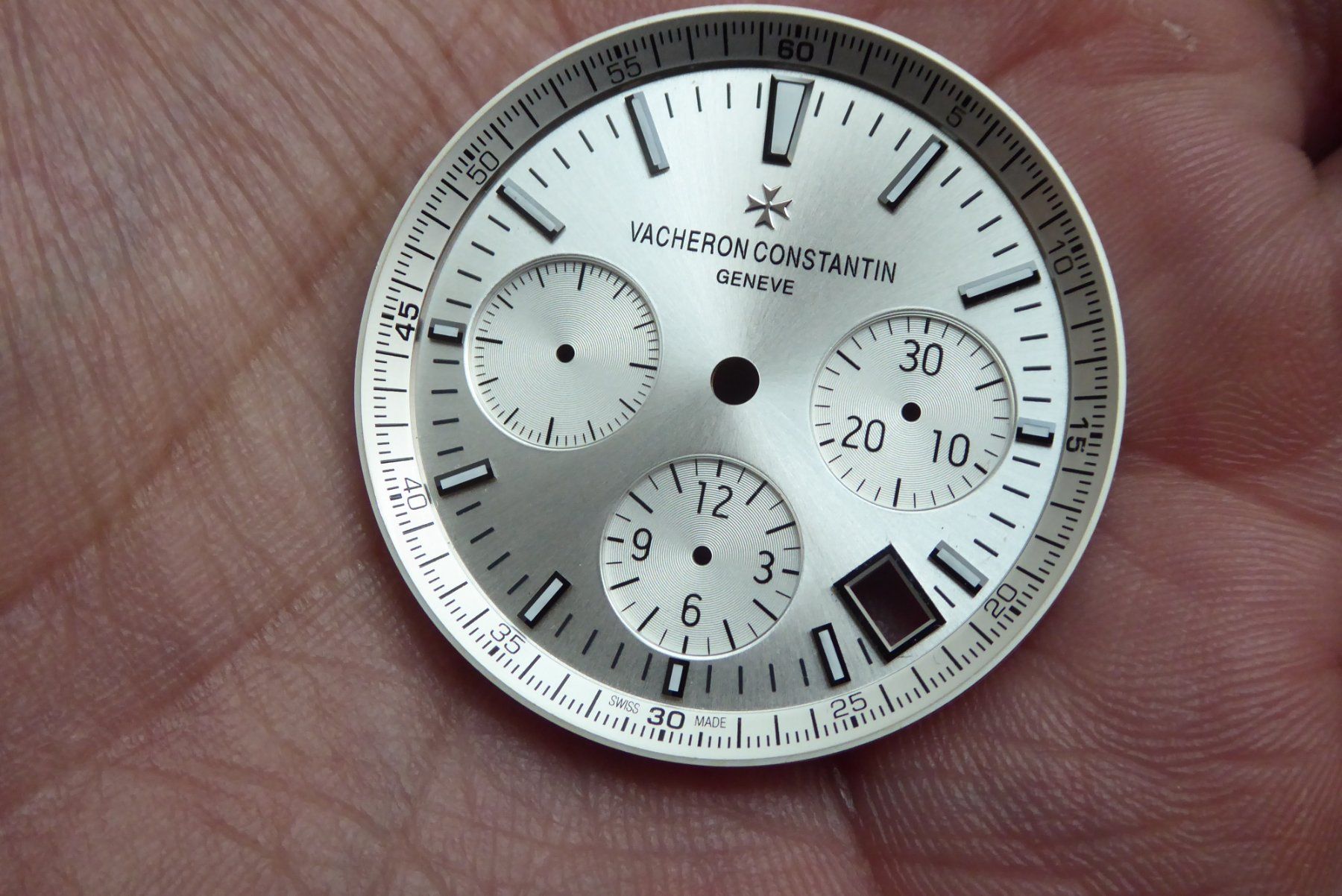 Vacheron Orologi: Vacheron Constantin Overseas Chronograph silver dial 5500V – Nuovo (secondo la descrizione) da Geneve venduto da adr_xk6n