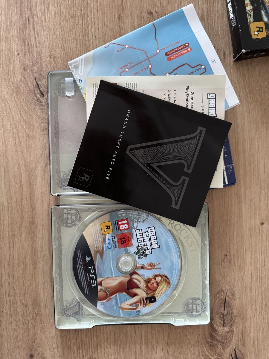 Sony Giochi: GTA V Special Edition PS3 - komplett! – Usato da Biberist venduto da etesummer 8