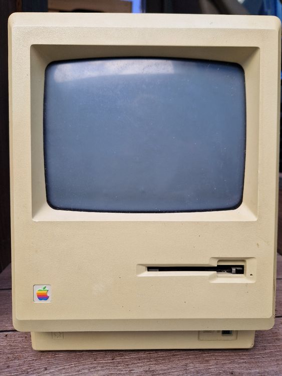 Vintage Apple Macintosh Plus 1MB (Gebraucht) in Zürich für CHF 85 – mit ...