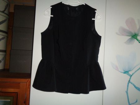 *** schwarzes TOP / Gilet *** / Neu