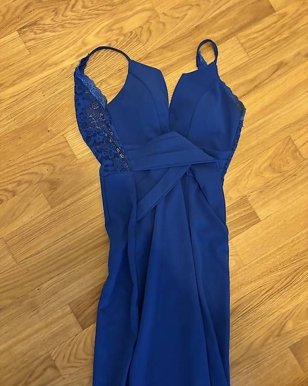 Kleider: Robe de soirée  – Gebraucht aus Lausanne von Mbama23