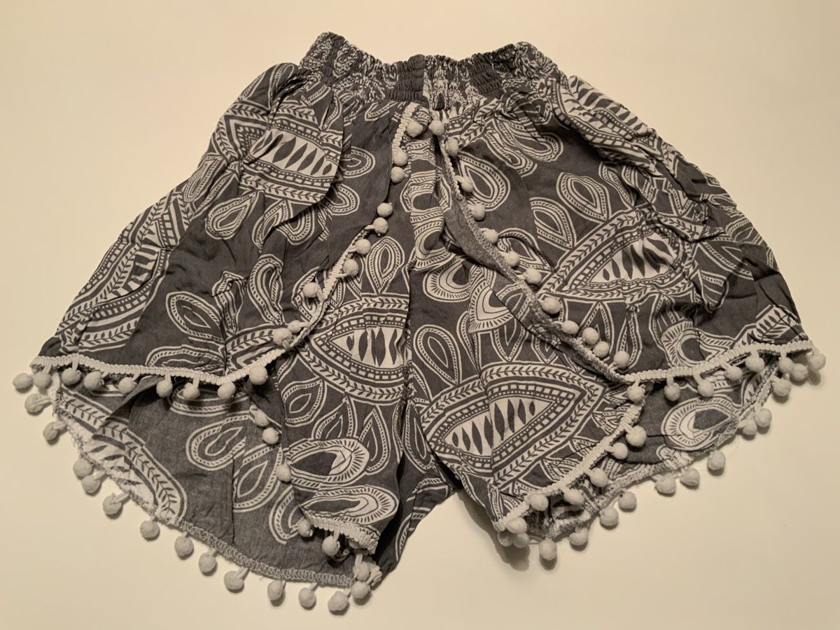 Hosen: Shorts, CACHET, sehr herzig! – Gebraucht aus Stäfa von sit_6wzd