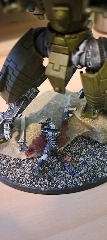 Kit di modellismo & Modellini statici: Warhammer 40k T'au Riptide Battlesuit Vollbemalt&Eldar Base – Usato da Wohlen AG venduto da Faluca 2