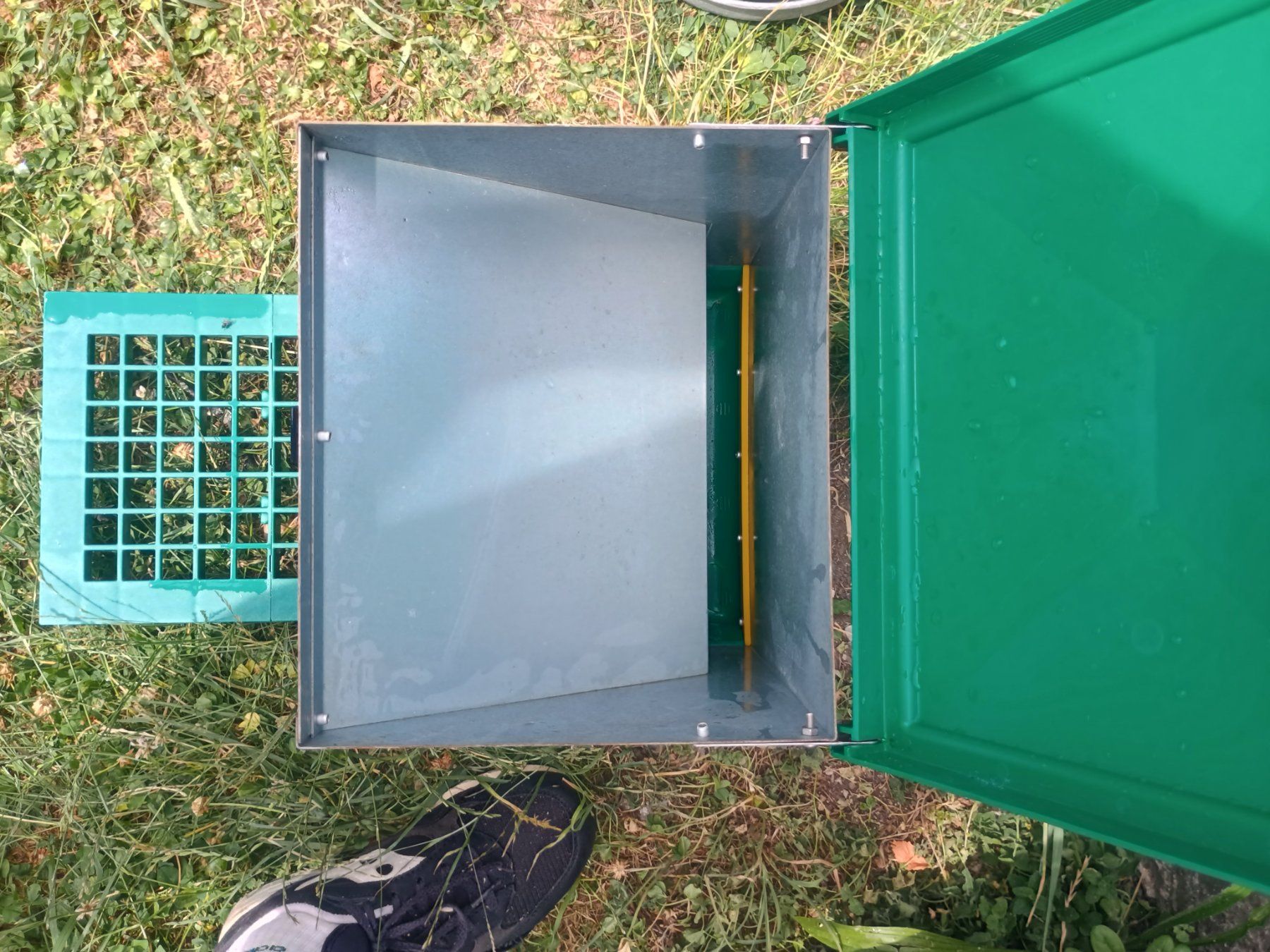 Mangimi: Mangeoire automatique pour poules – Usato da Crésuz venduto da fredmeier 1