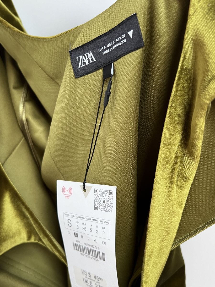 Zara Top: Samttop Zara Grösse S mit Etikett – Nuovo e nell'imballaggio originale da Menzingen venduto da nas_6ncr 6