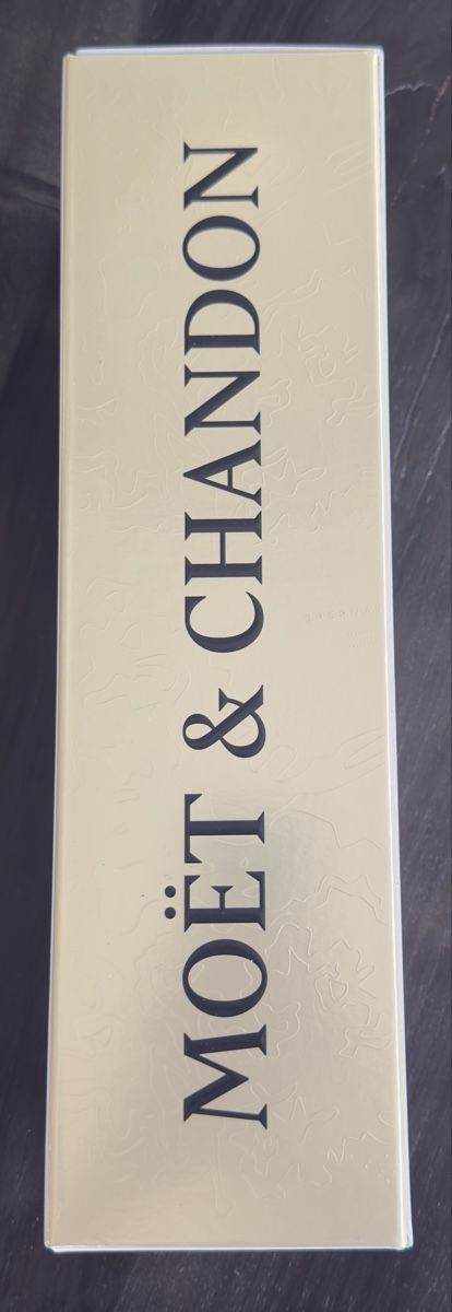 Moet Vino: Moët & Chandon Brut Champagner inkl. Geschenkbox NEU – Nuovo e nell'imballaggio originale da Schindellegi venduto da Lilie06 2