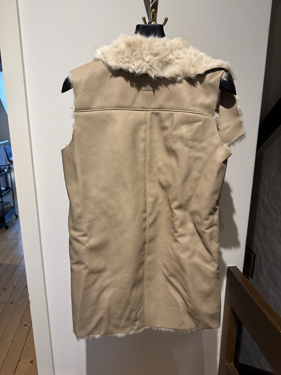 Zara Gilet & Giacche senza maniche: Fauxfur Weste – Usato da Basel venduto da Romandi 2