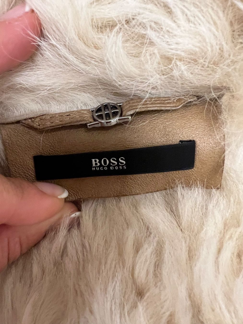 Hugo Boss Gilets & Westen: BOSS LAMMFELL GILET – Gebraucht aus Steinhausen von Mimirose114 5