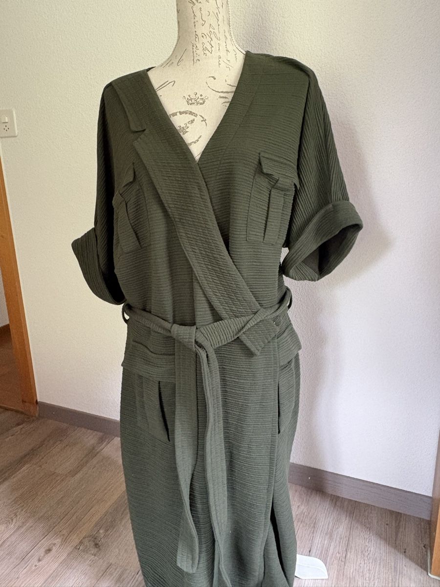Vestiti: Robe Castaluna - Taille 48 – Nuovo (secondo la descrizione) da Zweisimmen venduto da Domii