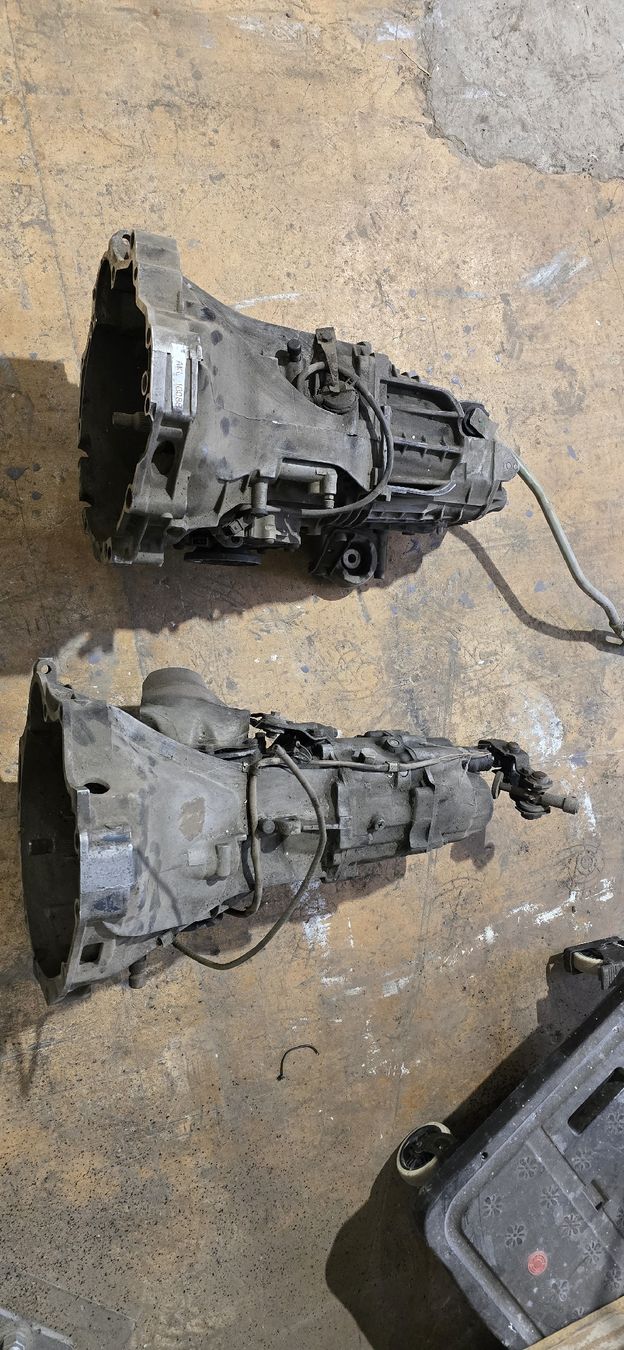 Audi Tutti pezzi di ricambio auto: Audi 80/81/85/90/100 – Usato da Rickenbach Sulz venduto da AE_BI 8