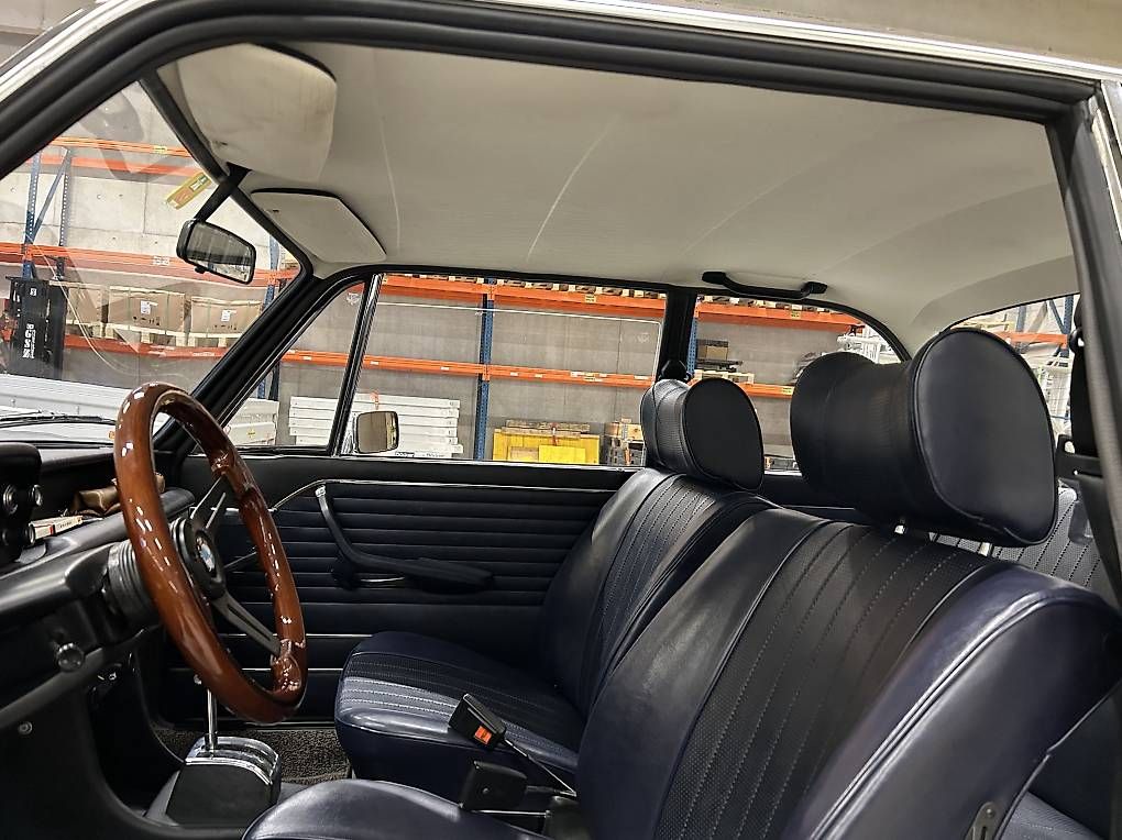 Automobili: BMW 2002 E10 Automatik mit runden Heckleuchten – Usato da Alpnach Dorf venduto da inf_56t7 5