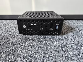 ZOTAC ZBOX CI323 nano / 64 GB SSD / 4 GB RAM / Dual-LAN