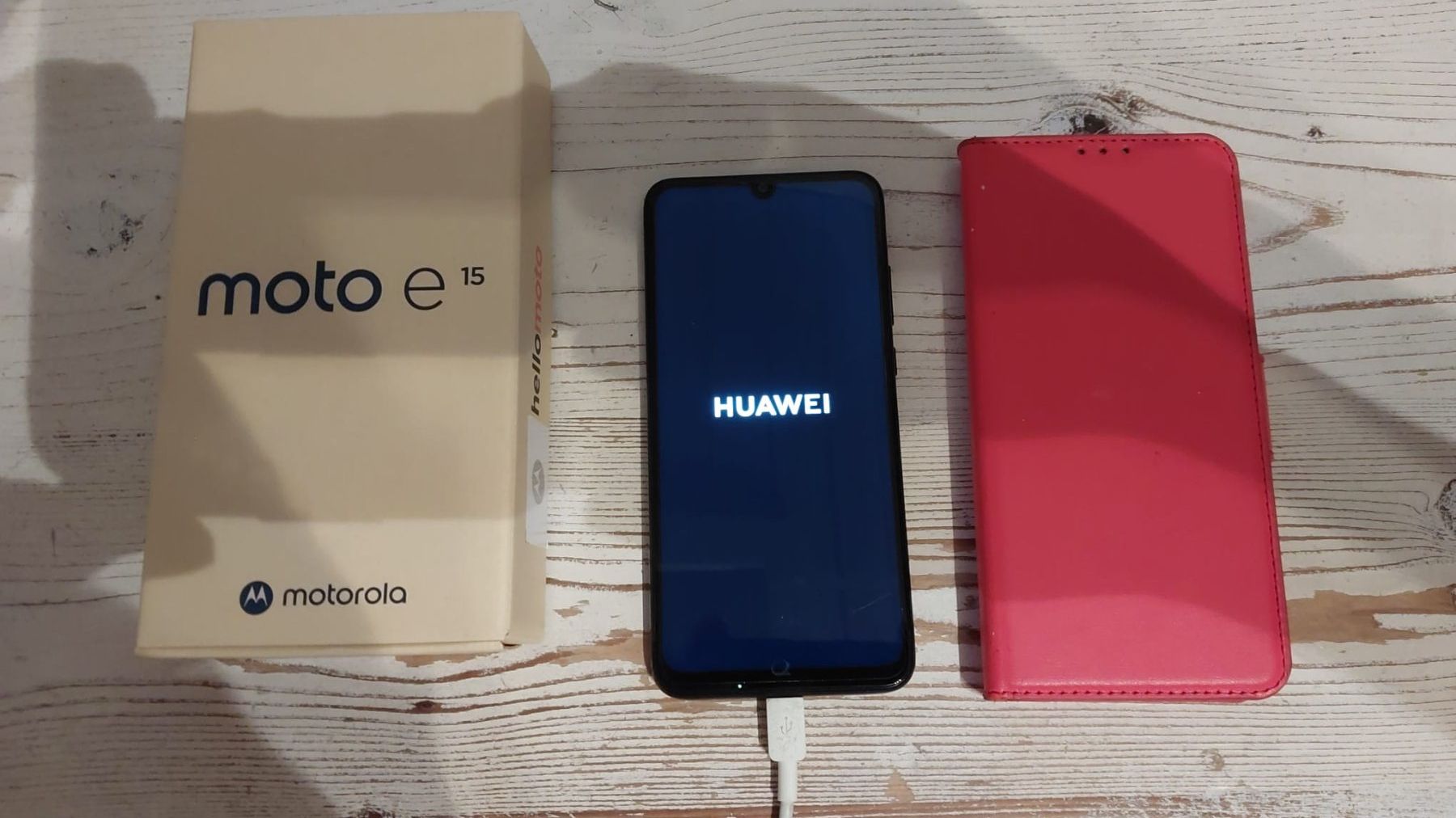 Motorola Telefoni cellulari / Smartphones: Motorola Moto E15 + Hülle – Usato da Henggart venduto da Jan073 1