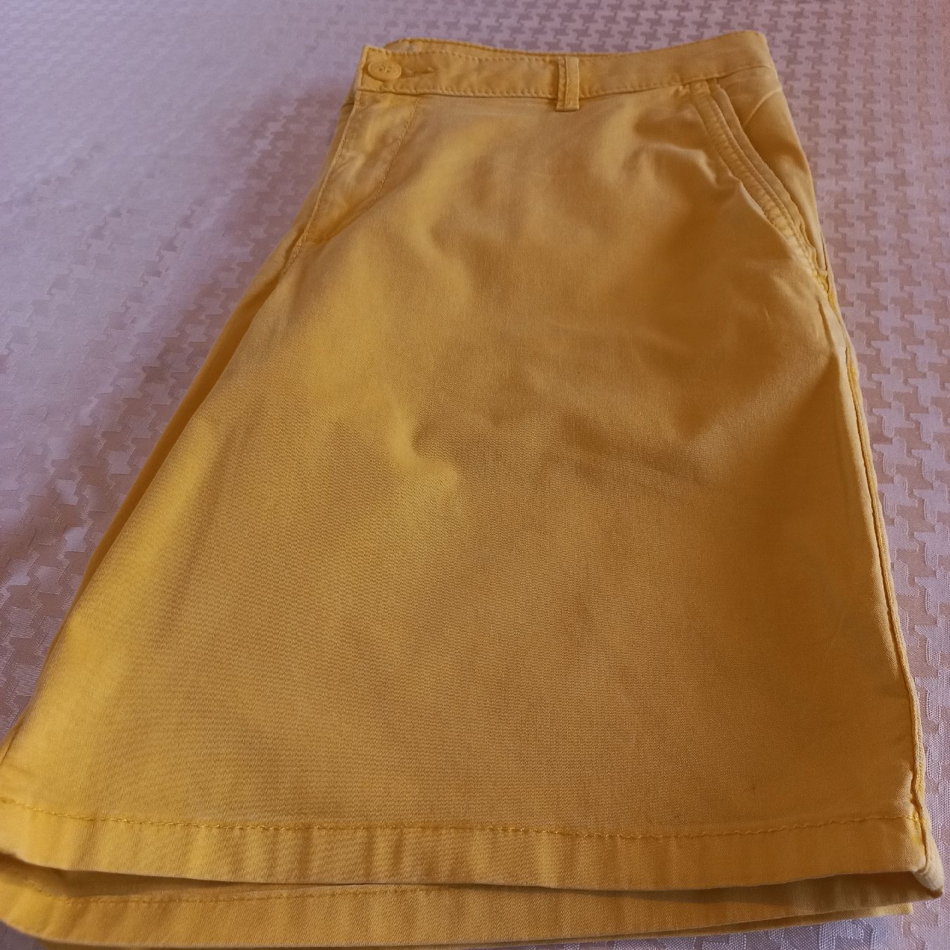 Pantaloni: Short Esprit jaune coton taille 40  – Usato da Dompierre FR venduto da fat_xth5 7