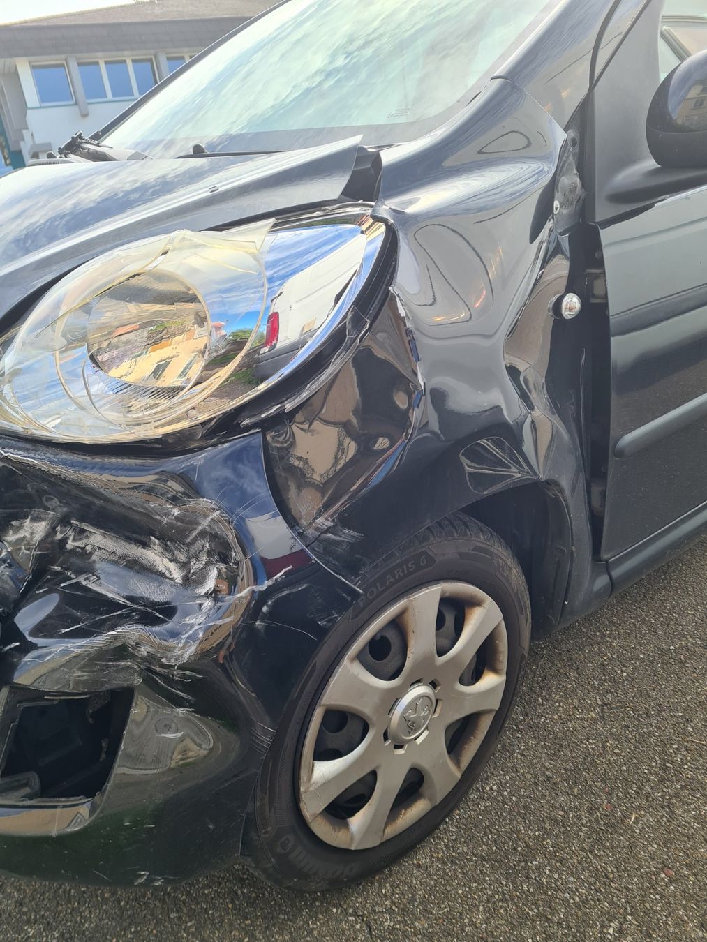 Peugeot Automobili: Peugeot 107 1.01 – Usato da Bäretswil venduto da WamoNeu 1