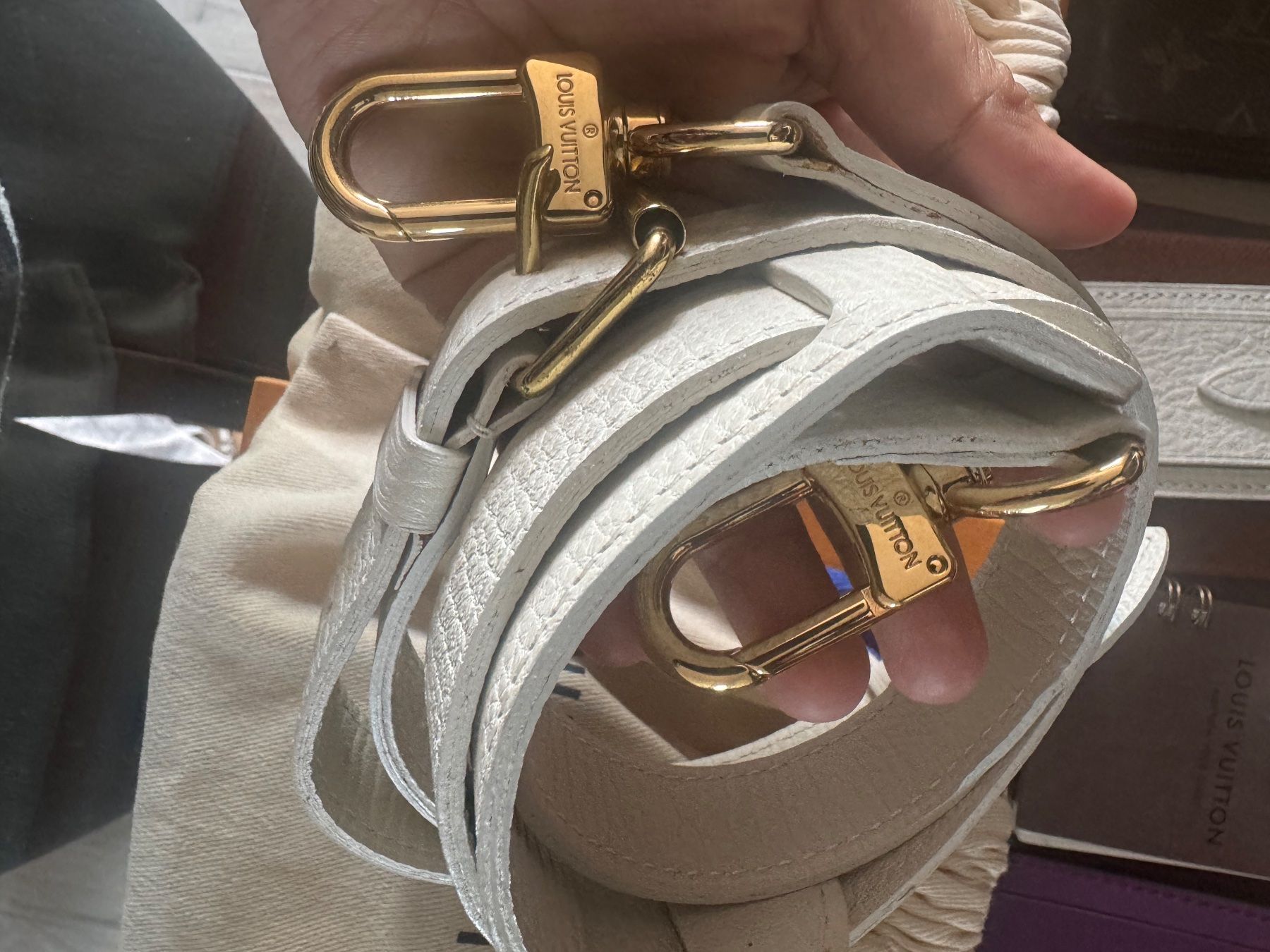 Louis Vuitton Altro in  Abbigliamento & Accessori: LOUIS VUITTON BANDOULIERE/ STRAP – Usato da Les Geneveys-sur-Coffrane venduto da LVMM