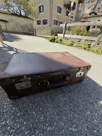Vintage Koffer aus Leder braun gebrauchter Zustand