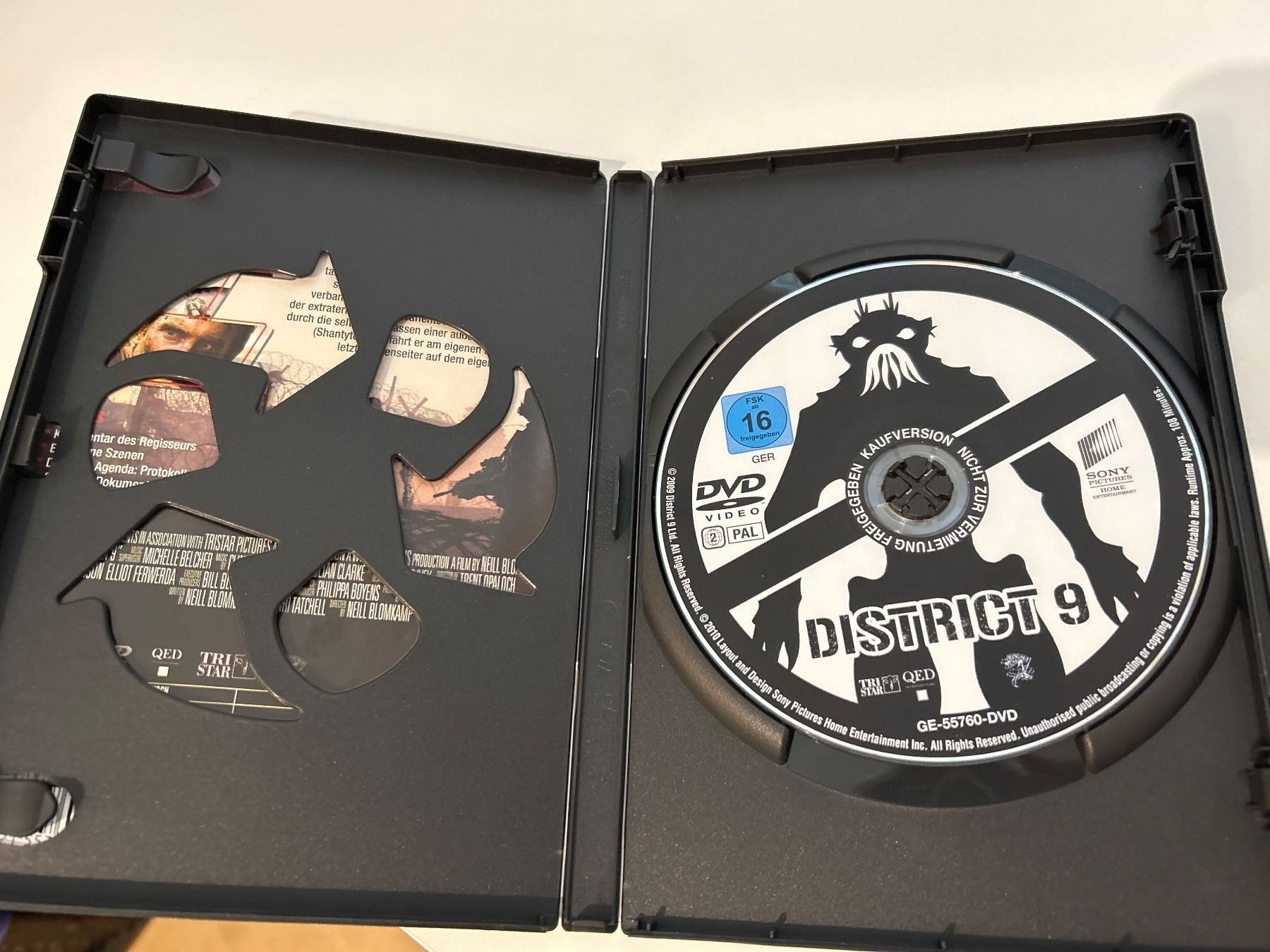 Alle DVDs: DVD District 9 – Gebraucht aus Guntershausen von Gloominati 2