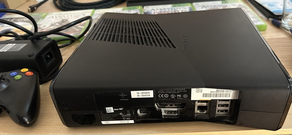 Microsoft Console: XBOX 360 + Controller + Spiele – Usato da Zürich venduto da pat_tmx7 2