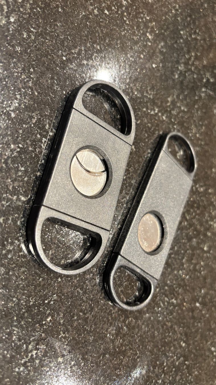 Tutti gli attrezzi: 2x Zigarrencutter Schwarz – Nuovo (secondo la descrizione) da Lengnau BE venduto da 4ConsultingSolutions 1
