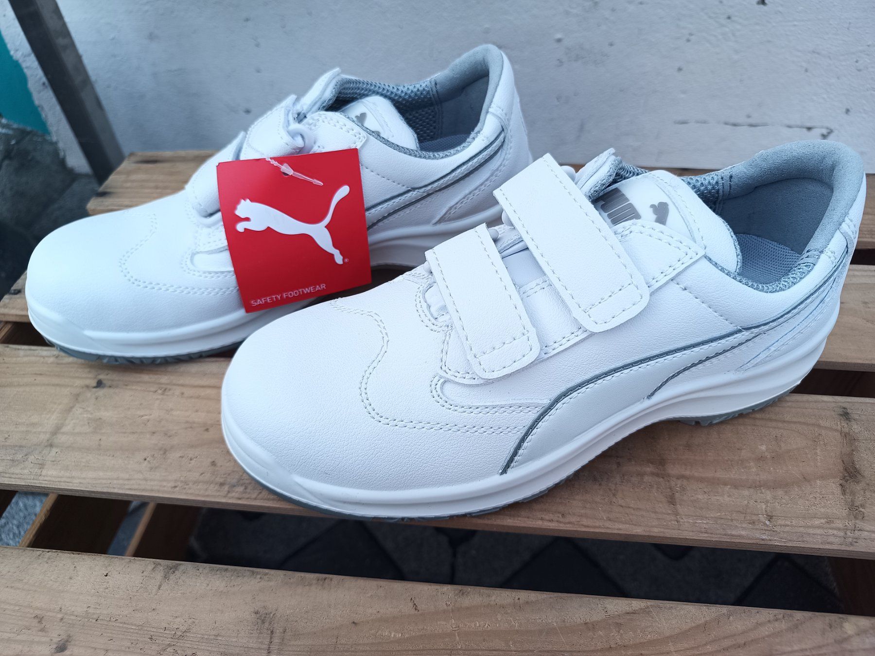 Puma Scarpe da uomo: Puma Sicherheitsschuhe S2 SRC 39 – Nuovo e nell'imballaggio originale da Oberegg venduto da A-Z.Handel.Loehrer 1