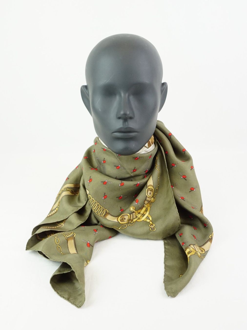 Hermès Foulard & Sciarpe: Hermès Seidenfoulards (2 Stk.) – Usato da Pratteln venduto da Restwert_Pratteln
