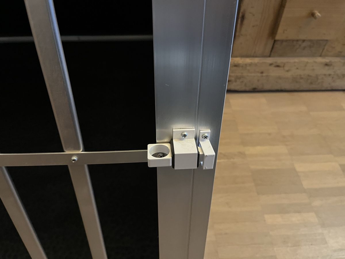 Gabbie, trasporto & Sicurezza: Grosse Hundebox mit Matte – Usato da Rifferswil venduto da Nena011 2