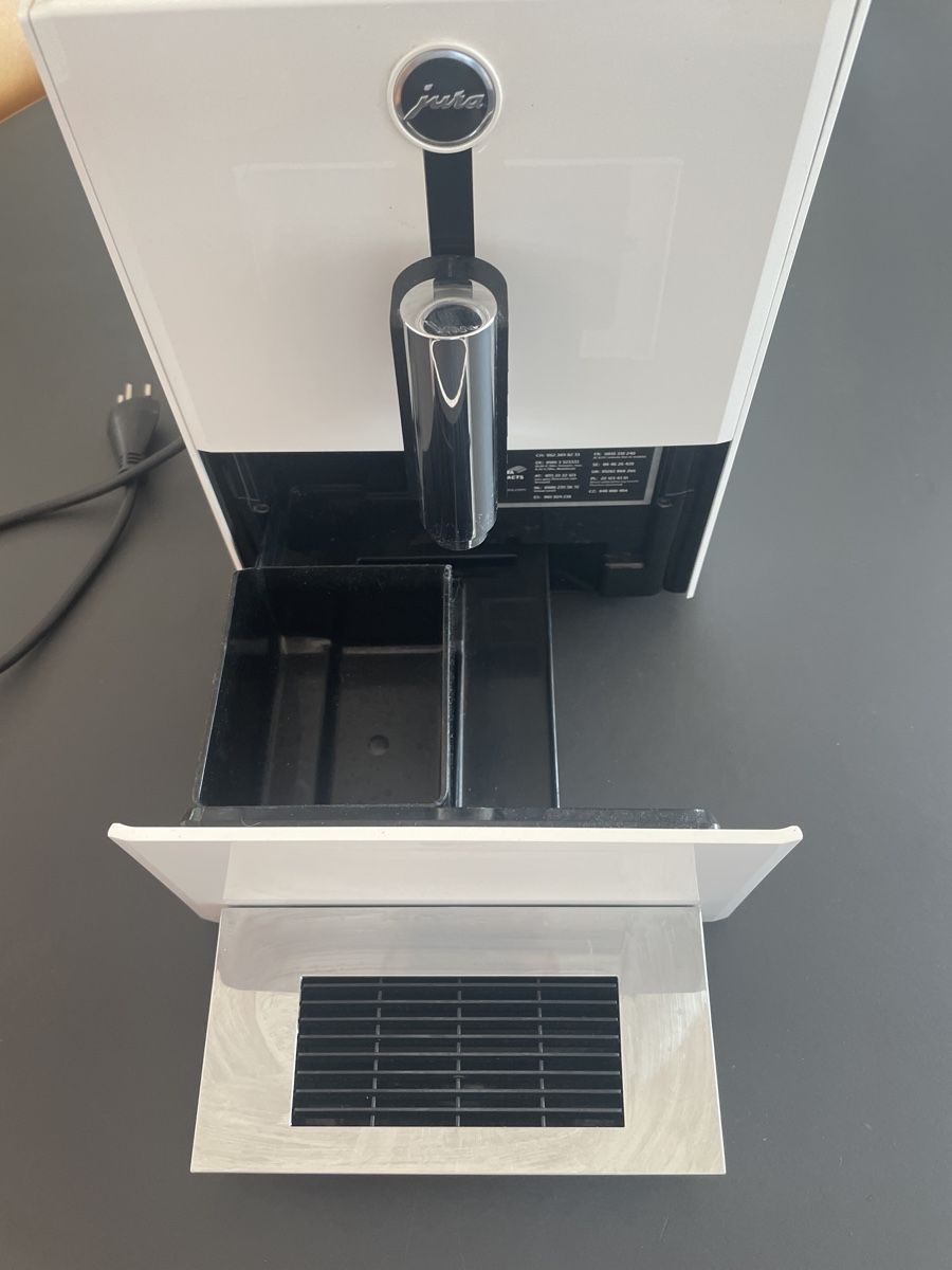 Jura Kaffeemaschinen & Espressomaschinen: Machine à café Jura A100 – Gebraucht aus Grandvaux von joa_v6gj 3