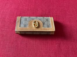 Gucci Schlüsselanhänger aus Canvas und Leder in brauner Farb