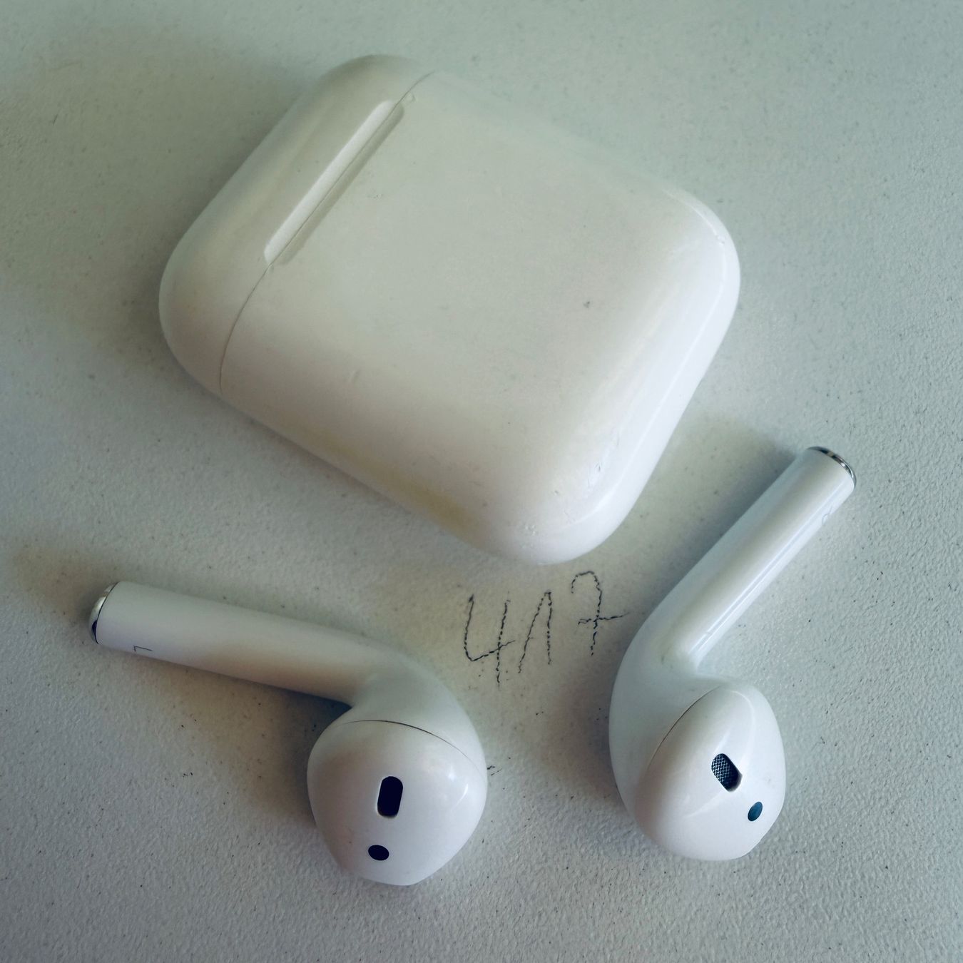 Apple Casques audio: Original Apple AirPods 2 Gen. Wireless Kopfhörer & Case – D'occasion à Basel par MY.AIRPODS.SHOP 2
