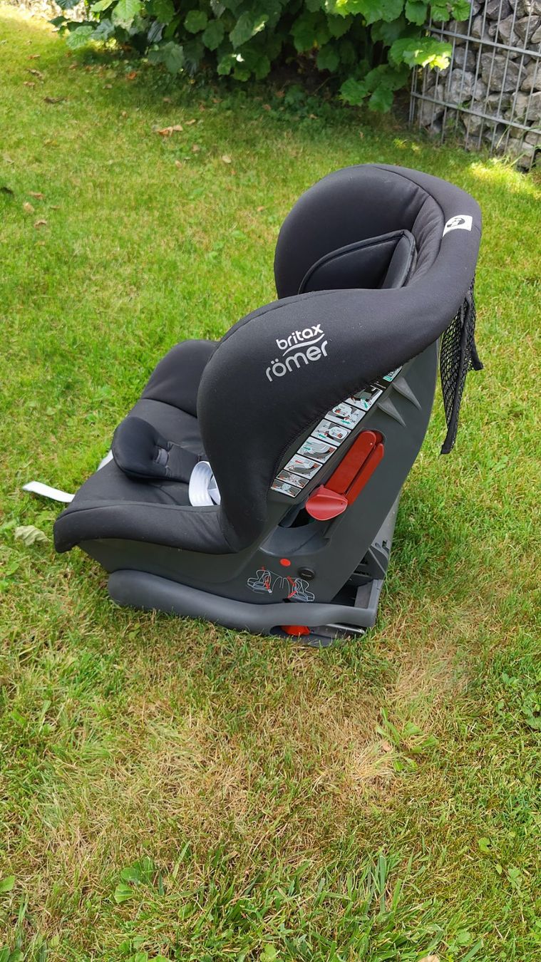 Britax Römer Sièges auto: Kindersitz Auto Brita Römer – D'occasion à Tuggen par ben_dm9r 1