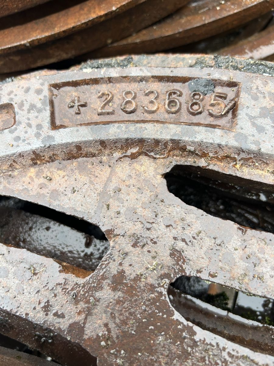 Griglie e Inferriate: Schachtdeckel, Einlaufschachtdeckel – Usato da Ferenbalm venduto da Lokipower 3