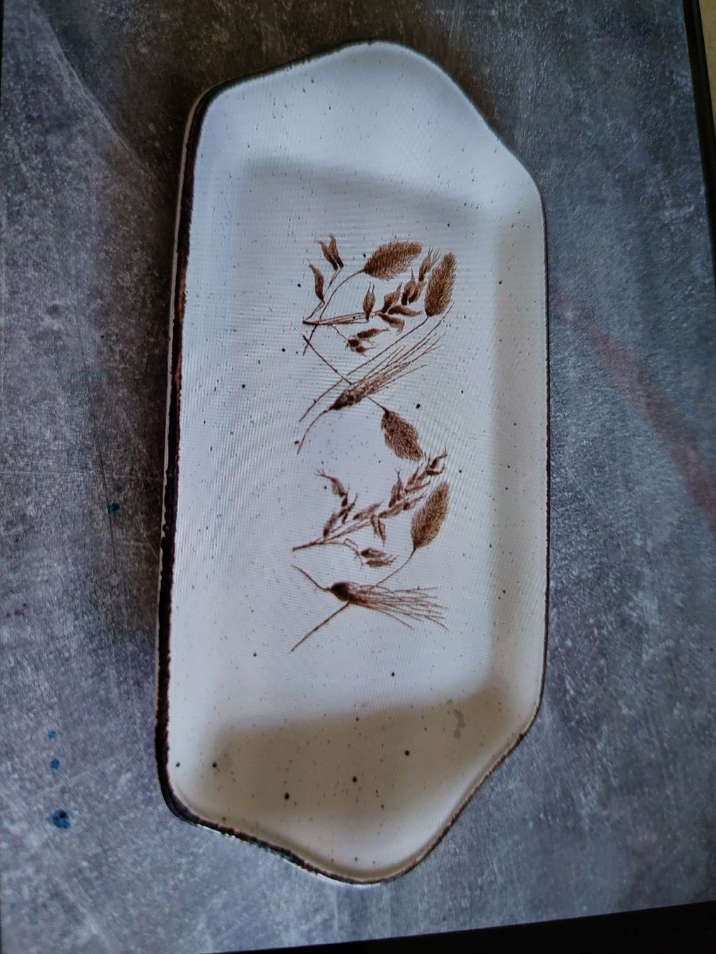 Servierplatten: Stoneware Schale Midwinter Weizen-Design rechteckig neu – Gebraucht aus Solothurn von fra_hf65 1