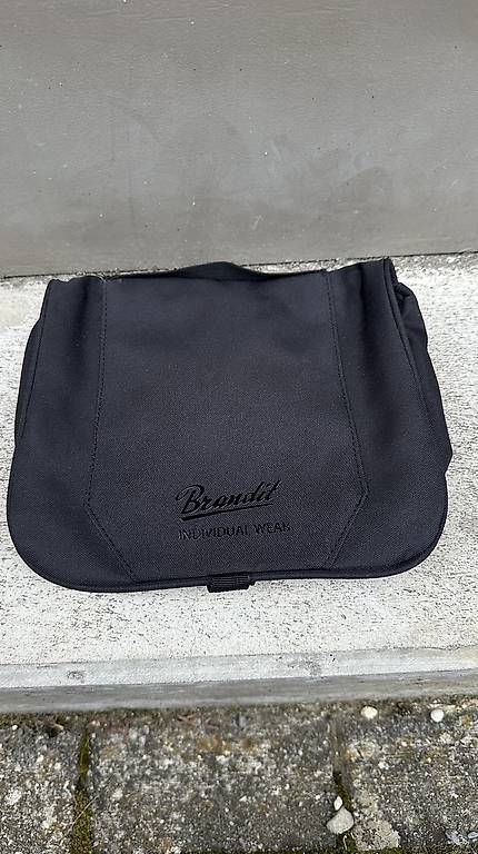 Custodie per cosmetici: Brandit Necessaire – Usato da Veltheim AG venduto da KimiSinger