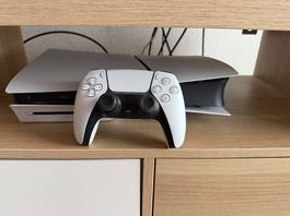PS5 mit Laufwerk und Controller