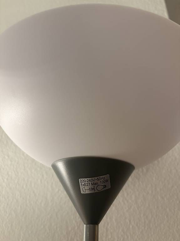 Lampade: 2 Stehlampen mit Leselampe - schwarz & grau – Usato da Unterägeri venduto da mel_76mx 1