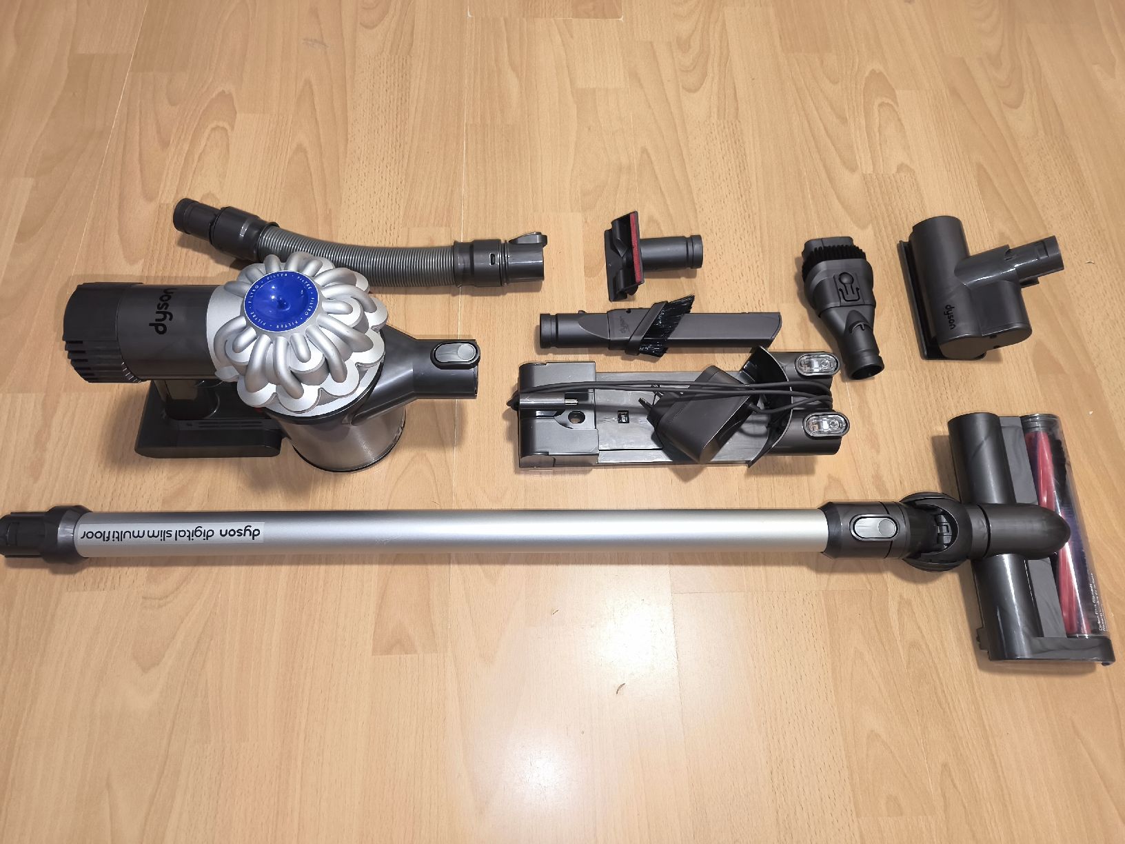 Dyson Aspirapolveri & Accessori: Dyson Staubsauger – Usato da Altbüron venduto da Theo_Dotus